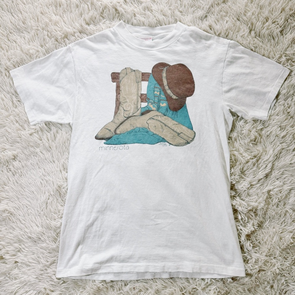 ✨Vintage Minnesota Cowboy Boots & Hat T Shirt